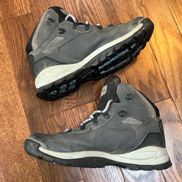 Columbia Women's Newton Ridge Plus Waterproof Amped hiking boots size 9.5 - Picture 2 of 9